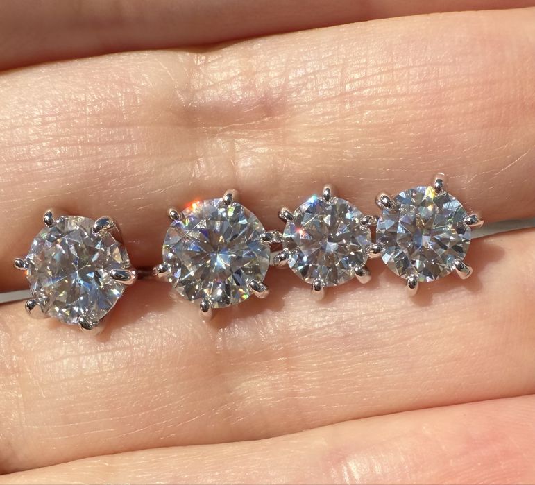 4 ct сережки пусеты з бриллиантами муассанитами серебрянные с резьбой