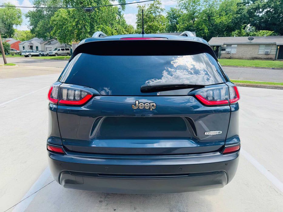 Jeep Cherokee Latitude Plus      2020