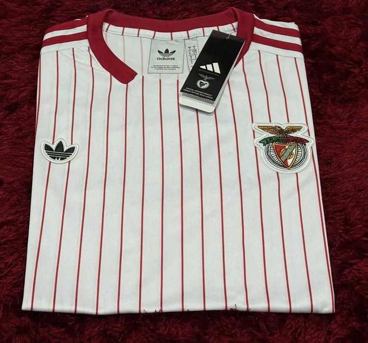 Camisola novo modelo, toda ao pormenor unisexo