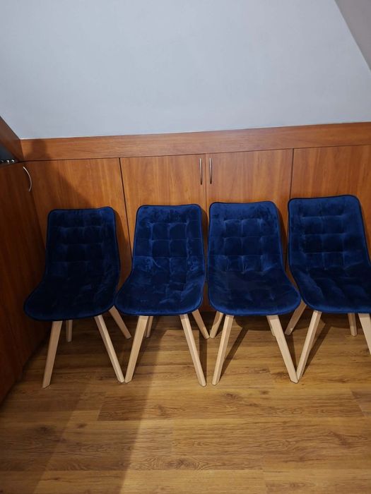 Nowe krzesła tapicerowane