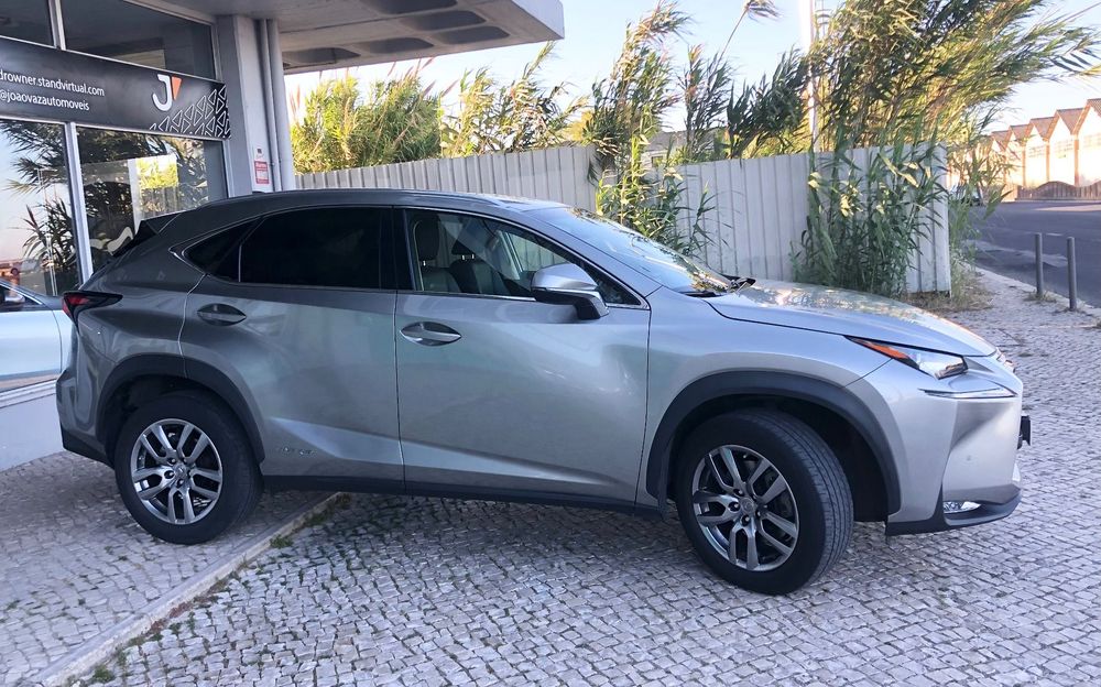 Lexus NX 300h Executive Plus