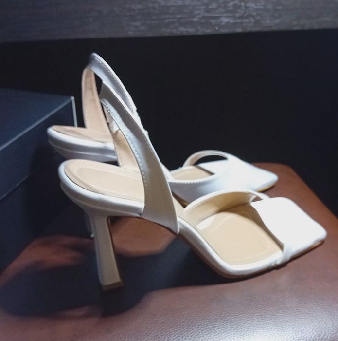 Нові весільні босоніжки, 39 р.