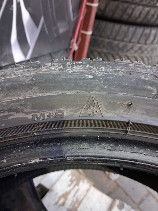 2x używane opony zimowe 235/45 R17 Lassa Gwarancja Montaż Duży wybór