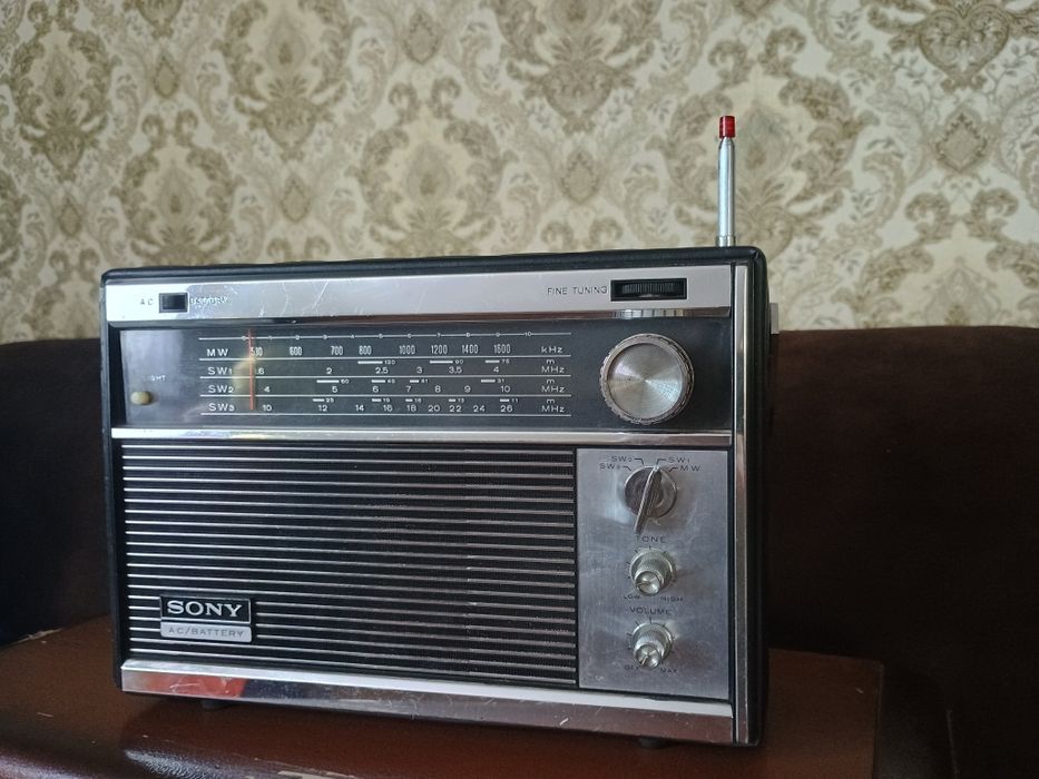 Sony 7R-77A Радіоприймач