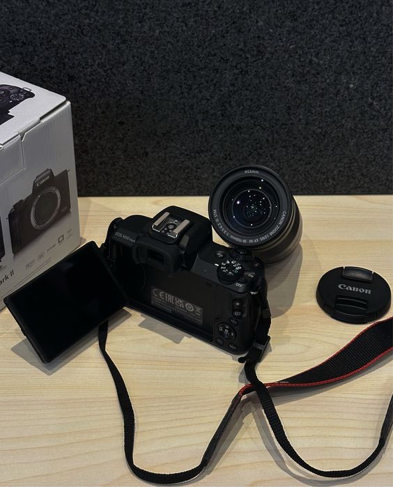 Фотокамера Canon M50 mark II та обʼєктив 18-150 mm, f 3.5-6.3