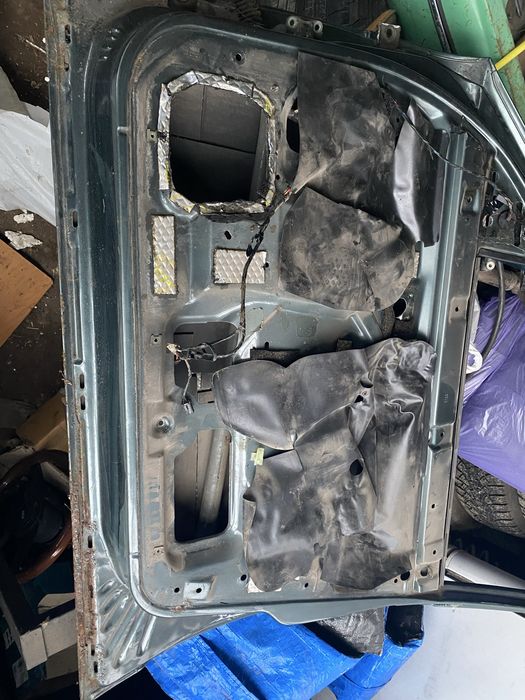 Продам дверь передняя правая приора Ваз 2110