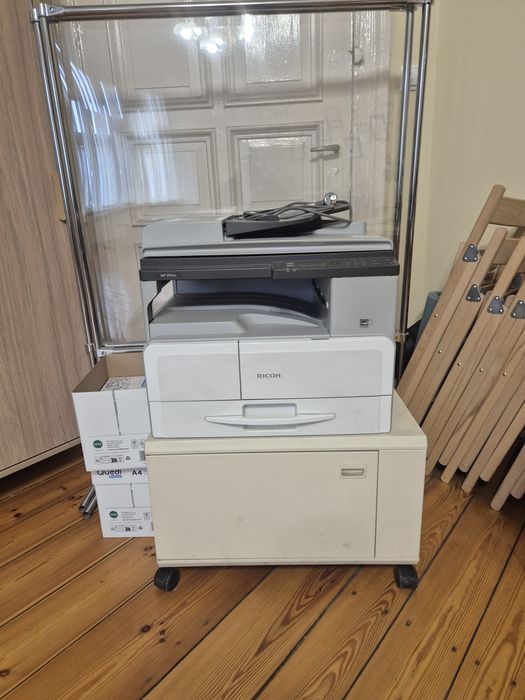 Ricoh urzadzenie wielofunkcyjna,drukarka uszkodzona  plus szafka