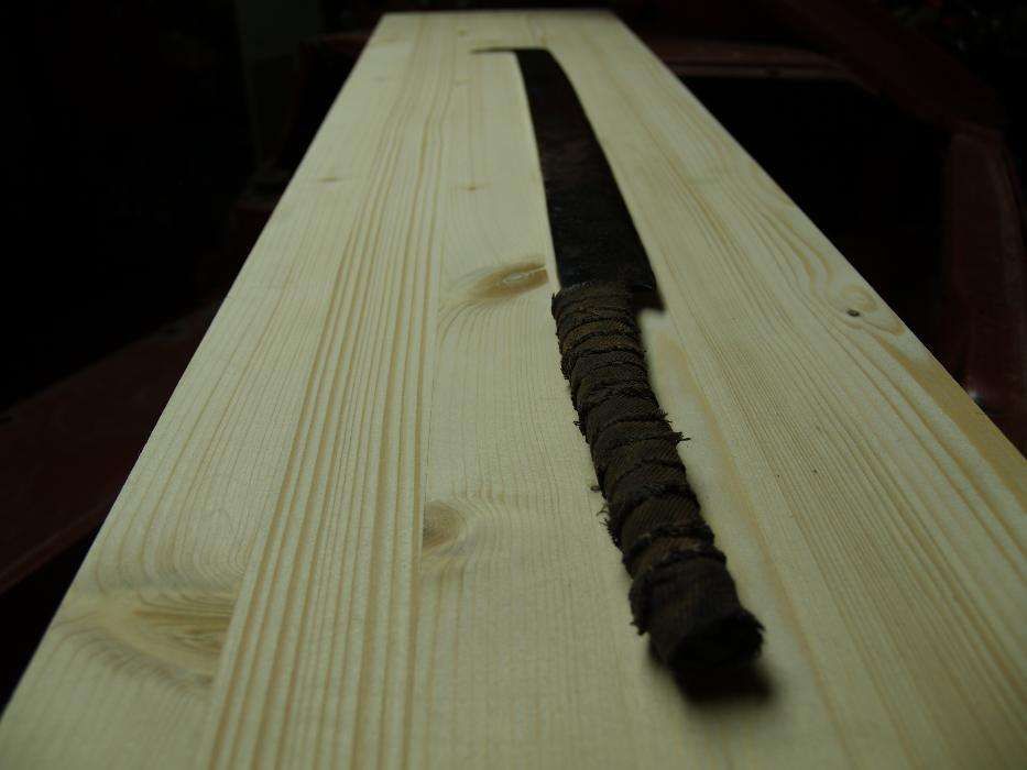 Miecz replika Uruk Hai Władca Pierścieni