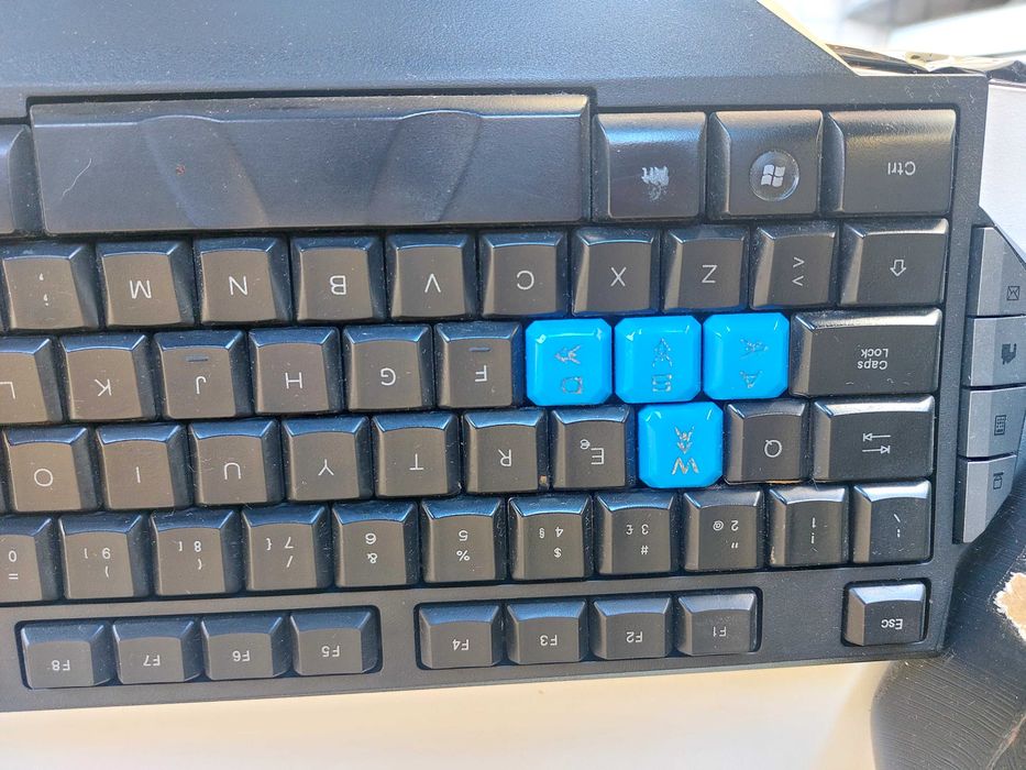 Teclado gaming coim ra