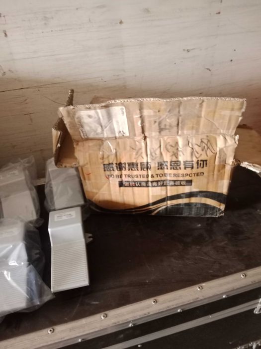 Pedały maszynowe pneumatyczne 6 szt cena za całość nowe.