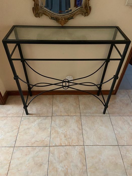 Móvel de Vidro Preto