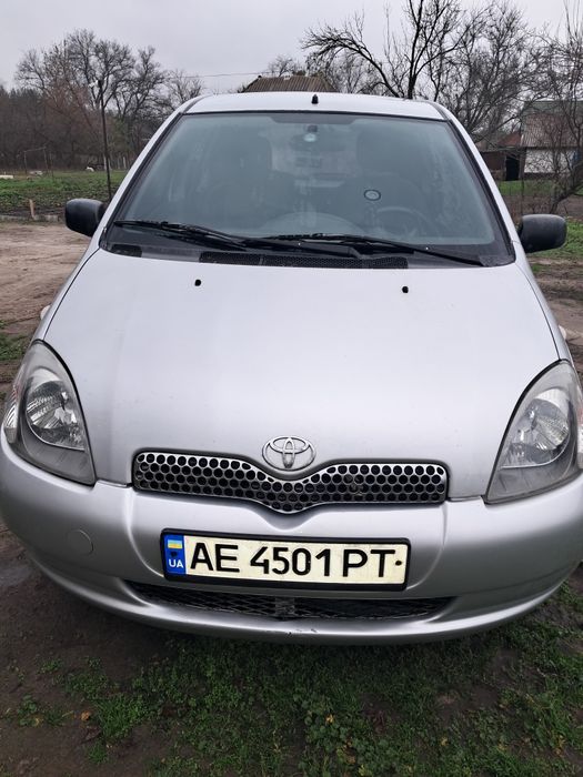 Тайота яріс 2002р