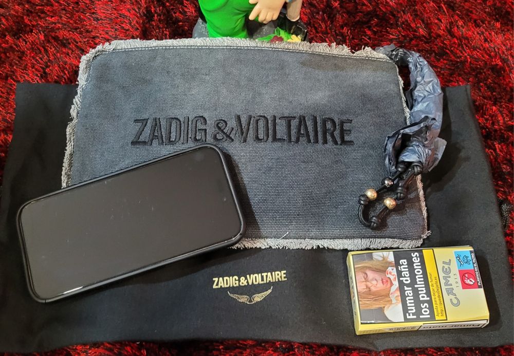 Clutch  ZADIG&VOLTAIRE. 80euros. Leiria.