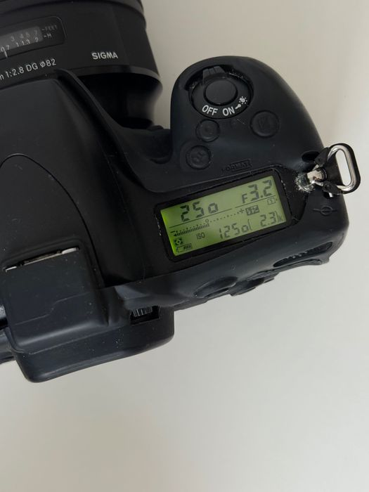 Nikon D750 (corpo) + capa de silicone, excelente estado
