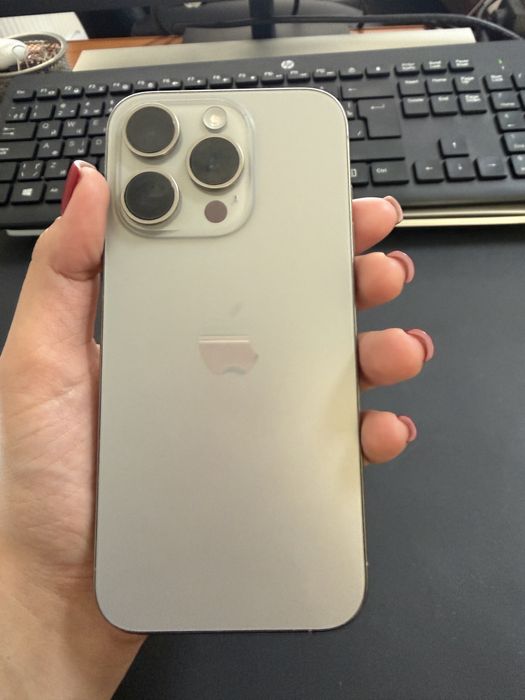 Продам айфон 15 pro на 128 гб