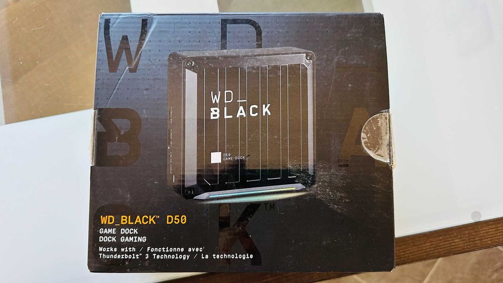 Docking station WD D50 Thunderbolt, modelo topo gama de alta performance. Sem disco
