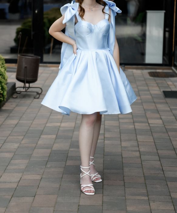 Випускна сукня голуба атласна S (36), стан ідеальний