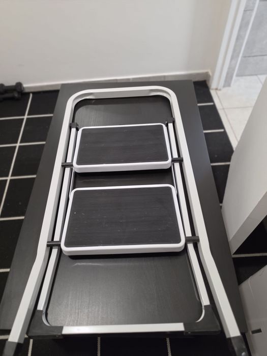 Vendo: Escadote Metálico de 2 Degraus  Branco – Seminovo