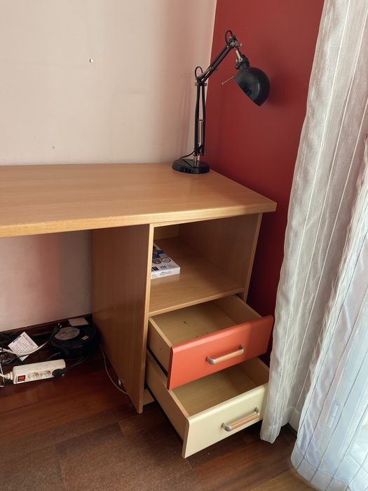 Secretária quarto/ escritório