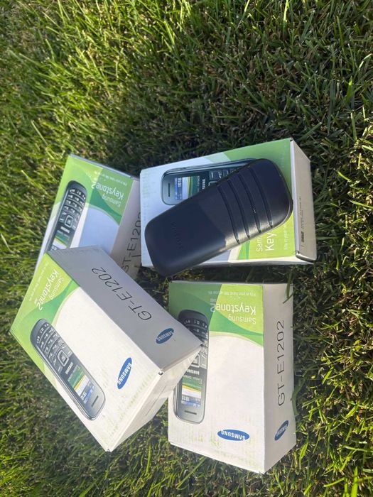 Мобильный телефон кнопочный Samsung E1202 Duos (новый, Korea)