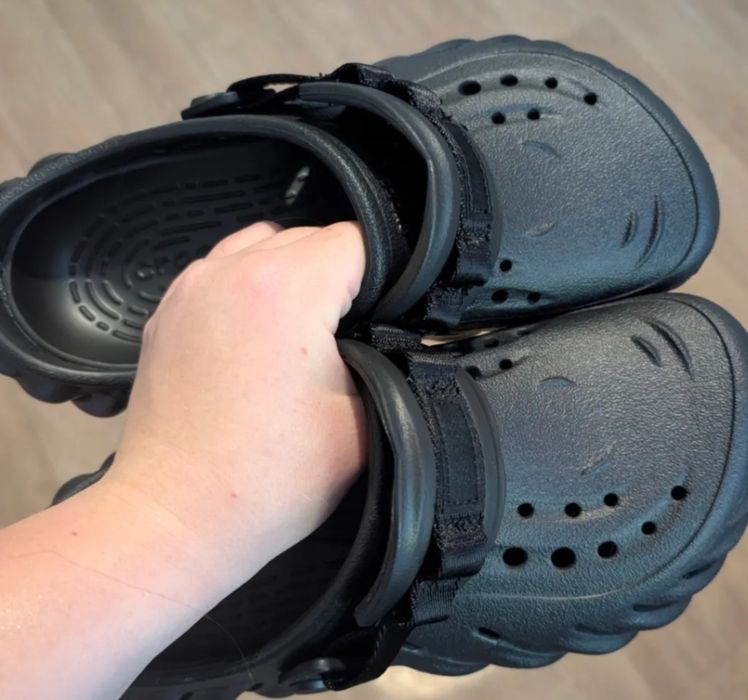 crocs echo clog black