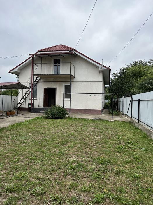 Оренда будинку вул.Коновальця на 3кімнати!