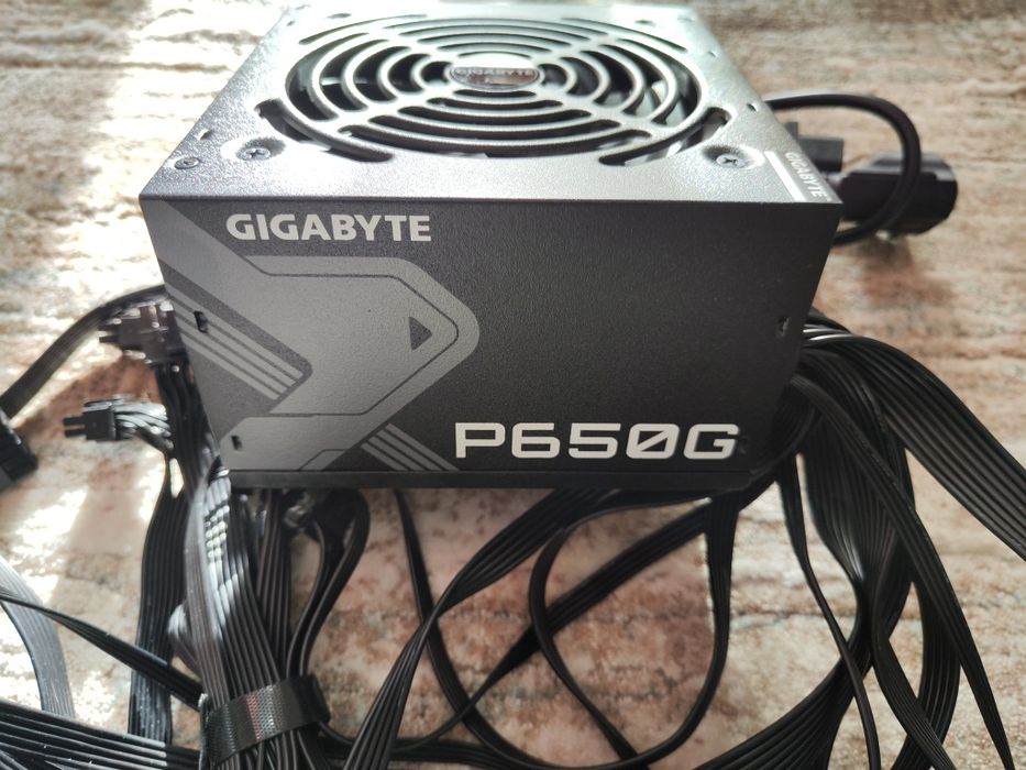 Zasilacza Gigabyte P650G