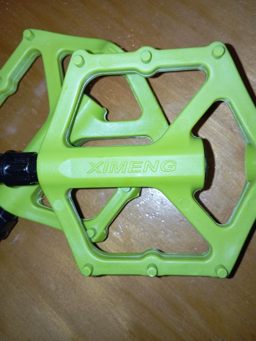 Pedais : ximeng .
