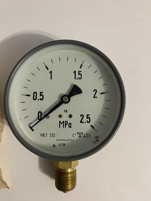 Mamometr 2,5 bara