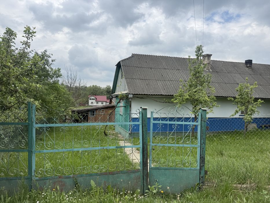 Продаж будинку, ділянка 25 соток, біля Чернівців