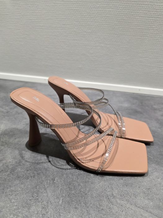 Klapki na obcasie Zara