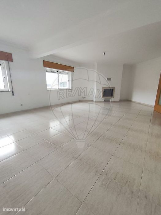 Apartamento T3 para venda — Azambuja, Lisboa