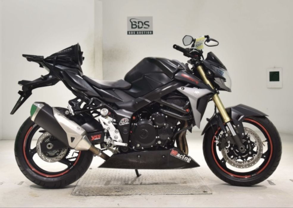 Suzuki GSR-750 Сузуки з Японії