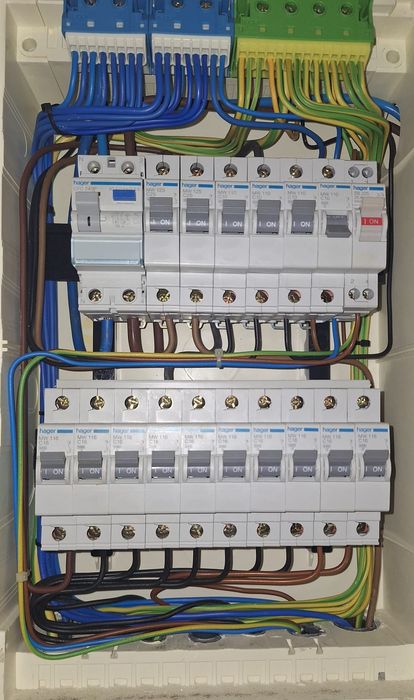 Eletricista- Pequenas reparações e instalações eletricas completas