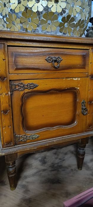 Mesa de cabeceira antiga