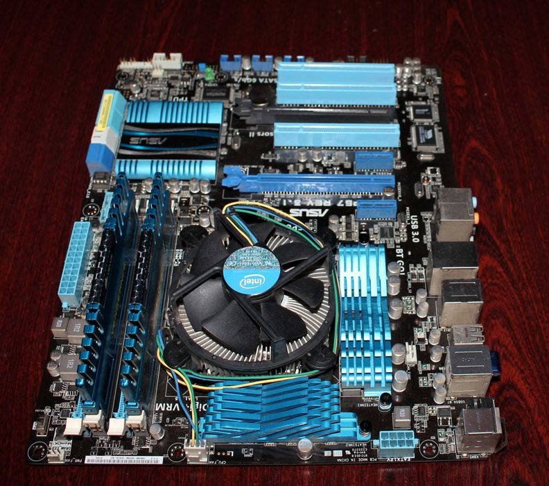 Мат. плата ASUS P8P67, Пр. Intel Core i5-2500, Пам Corsair 2х4GB