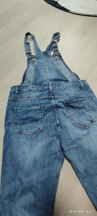 Джинсовий комбінезон
