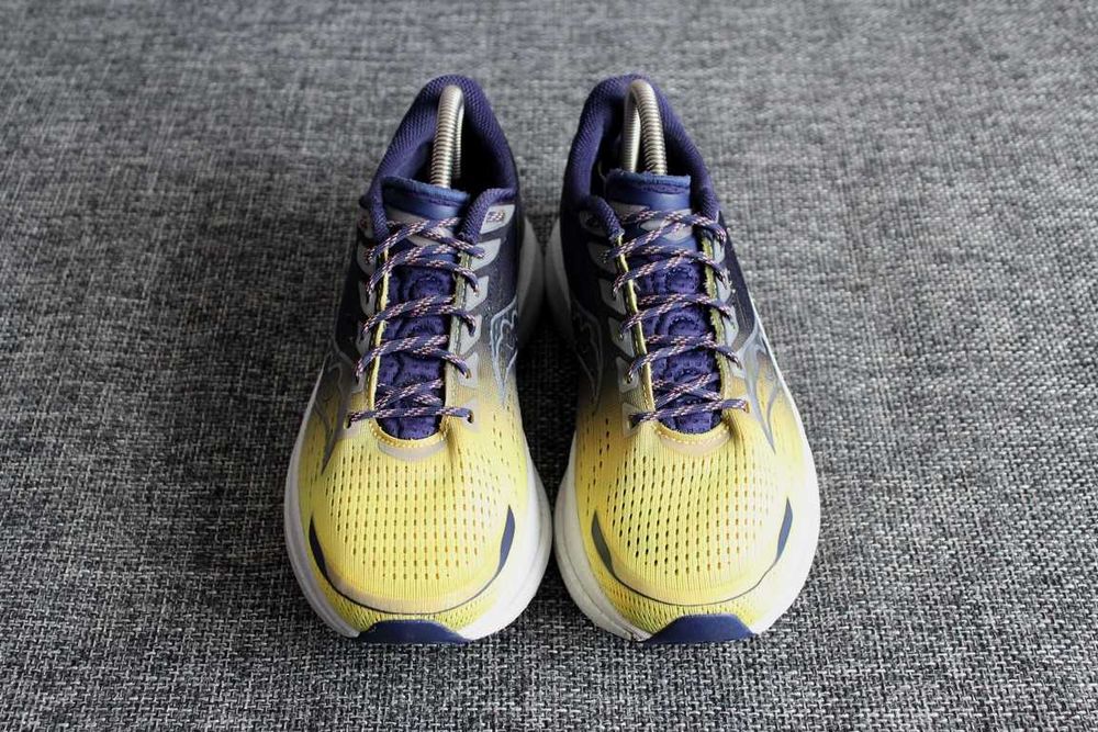 Кросівки бігові Saucony Endorphin Speed 3 Оригінал 41.5-42р