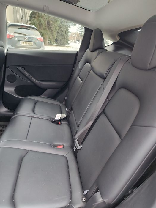 Tesla model y 2025 року, dual motor  long range 7 місць