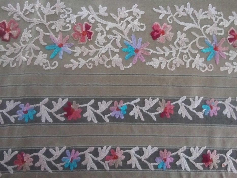 Obrus haftowany, kwiaty, Afganistan