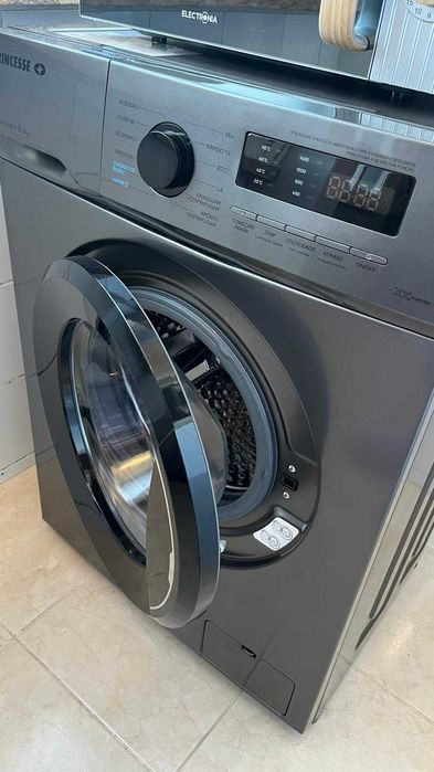 Máquina de Lavar Roupa 8Kg Princesse - Como nova
