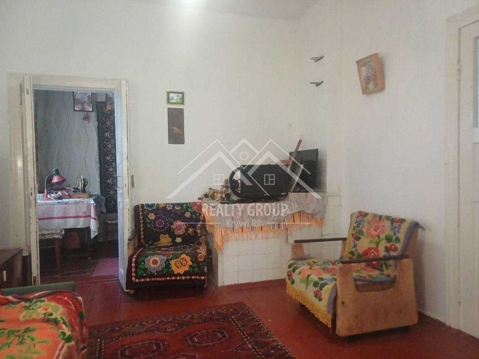 Продаж будинку в Ц-м районі з меблями .
