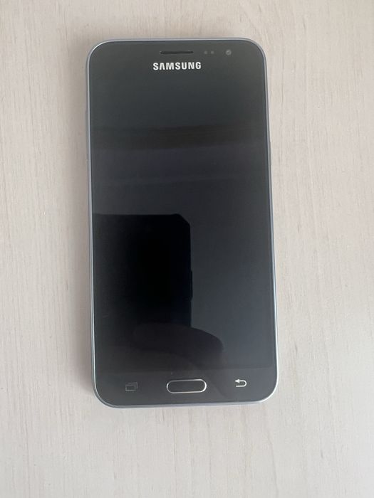 Мобільний телефон Samsung J3