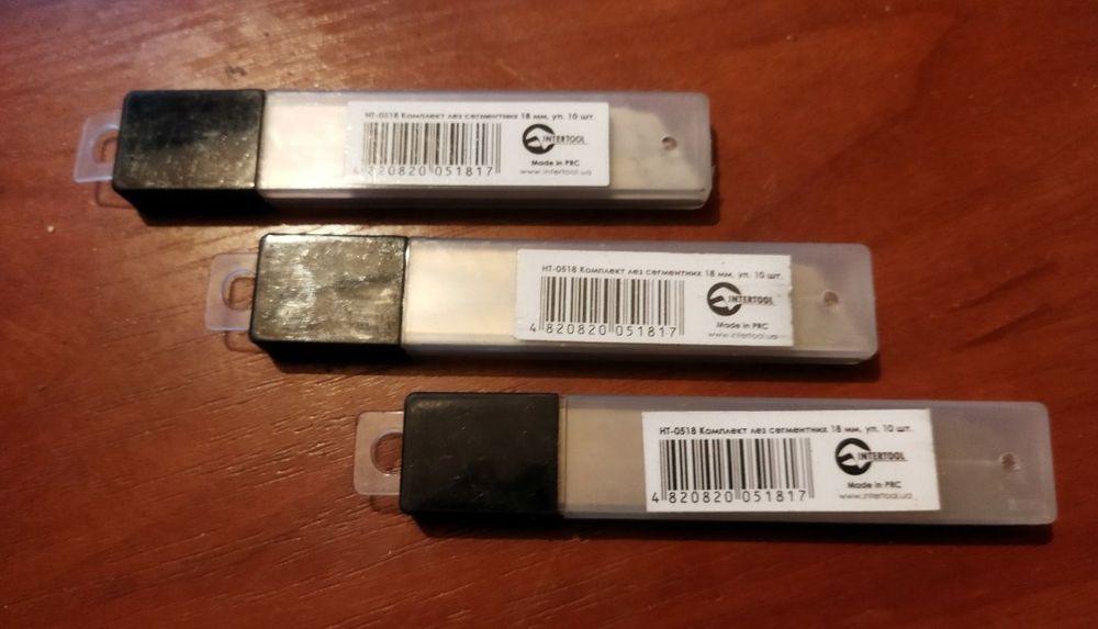 Продам  саморезы,ножка гвоздь,уголки,лезвия