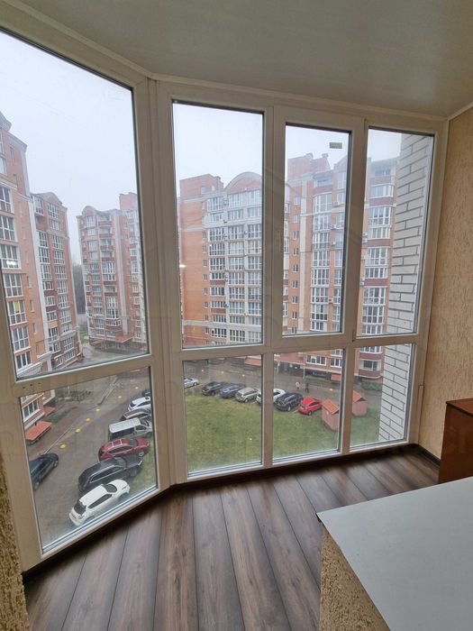 2 кімнатна квартира 77м2 в новобудові з ремонтом в районі Політеху