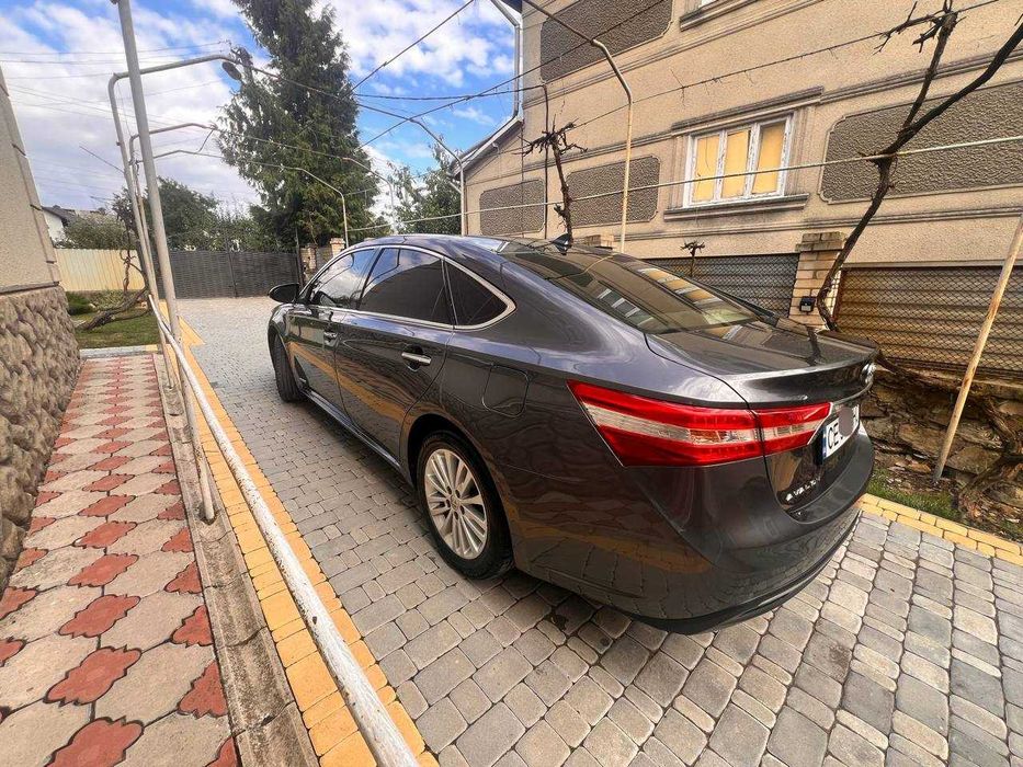 Тойота Авалон Гібрид