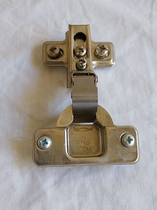 Dobradiças para móvel