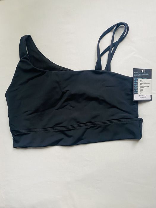 top sportowy z wycietymi plecami firmy Onzie