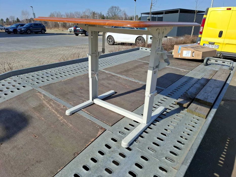 Stol skladany z  mechanizmem z blatem przyczepa kamper