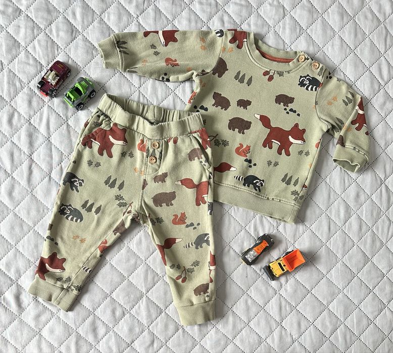 Komplet bluza i spodnie HM, chłopiec, motyw lasu, rozmiar 80, 1 roczek, bawelna